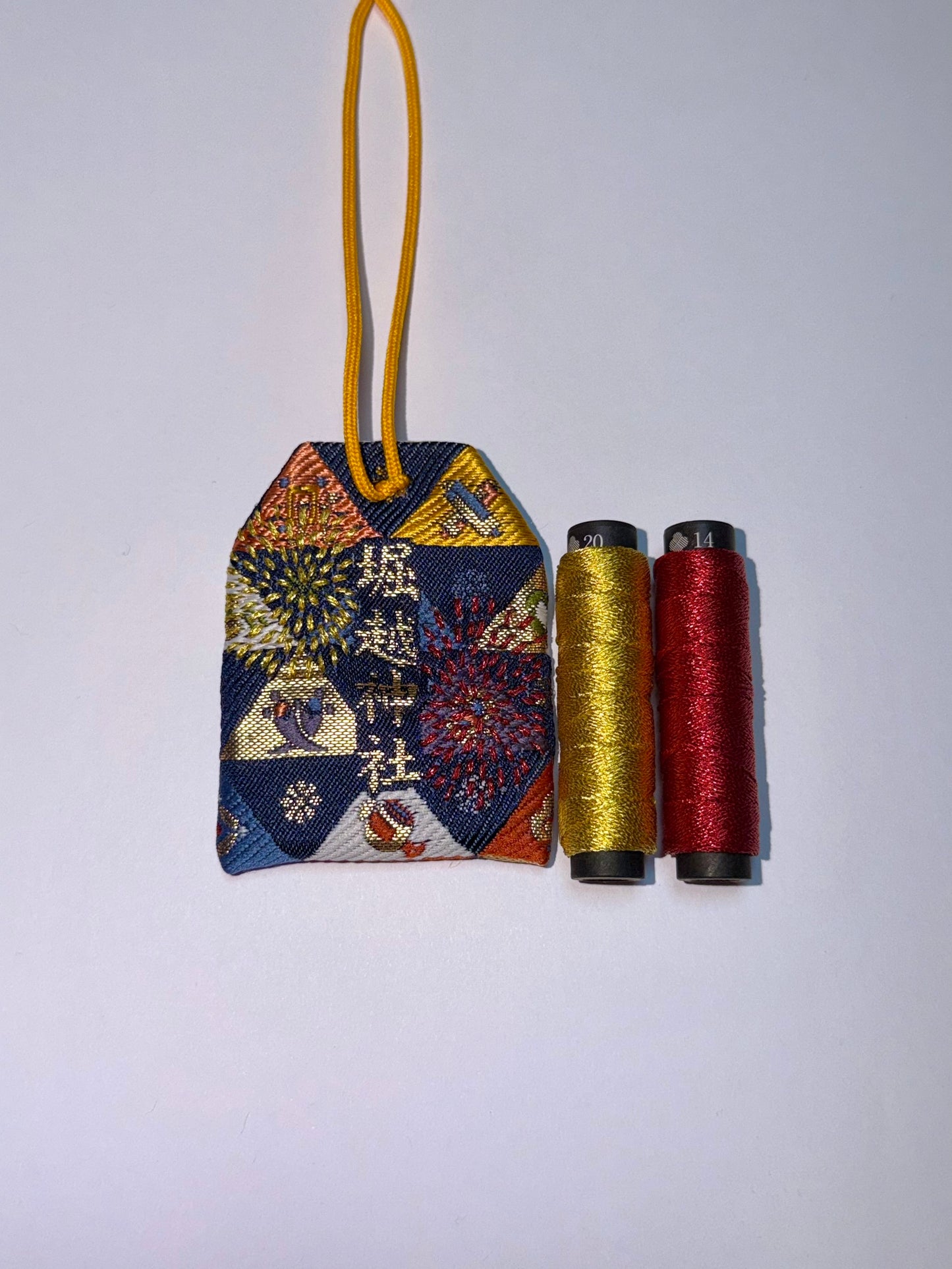 【DANIELA MARIBELコラボ夏祭り限定刺繍お守り】花火柄