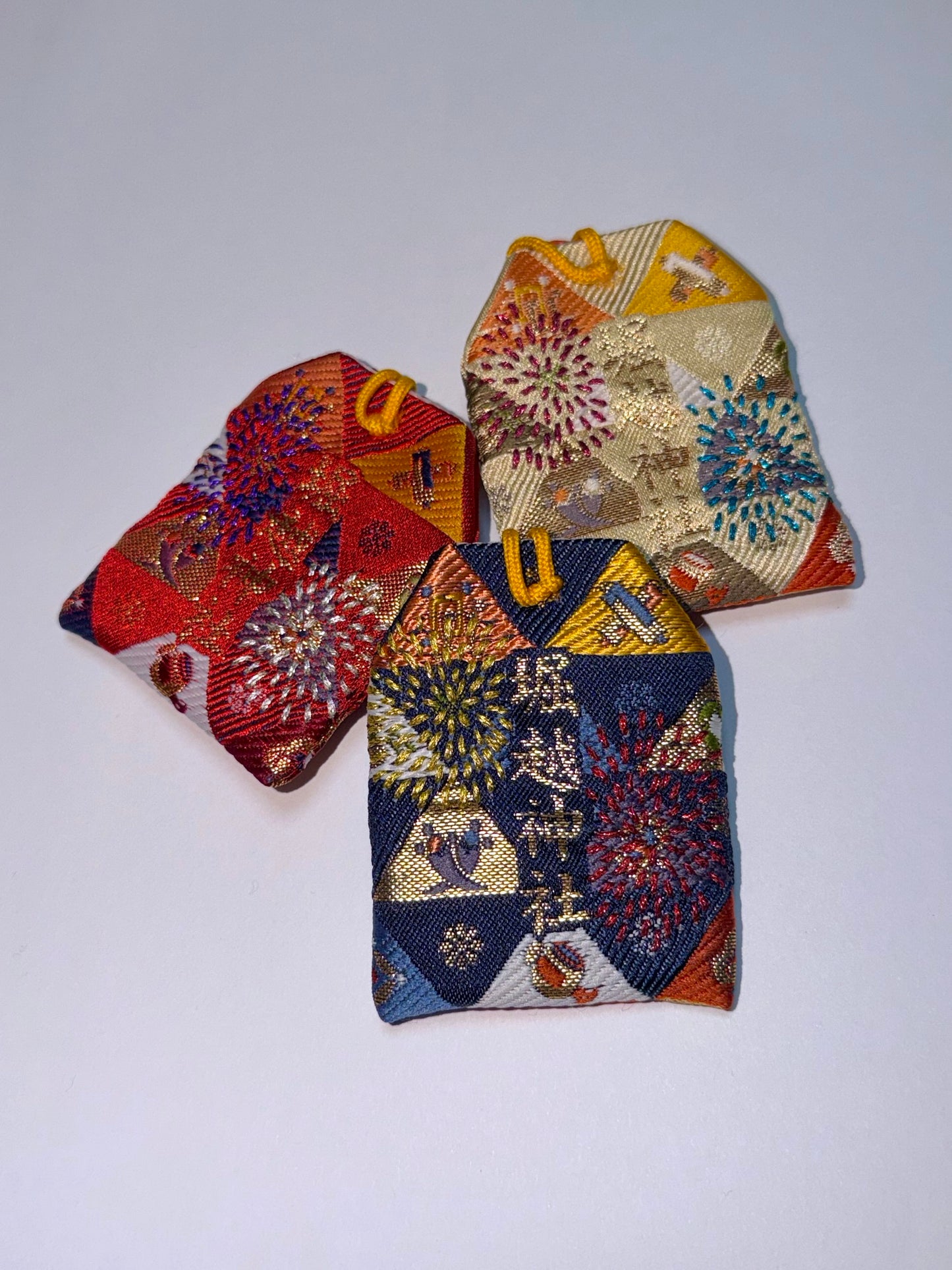 【DANIELA MARIBELコラボ夏祭り限定刺繍お守り】花火柄