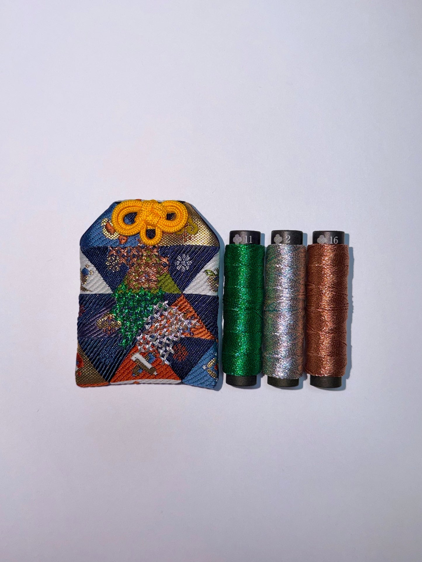 【DANIELA MARIBELコラボ夏祭り限定刺繍お守り】クロス刺繍柄