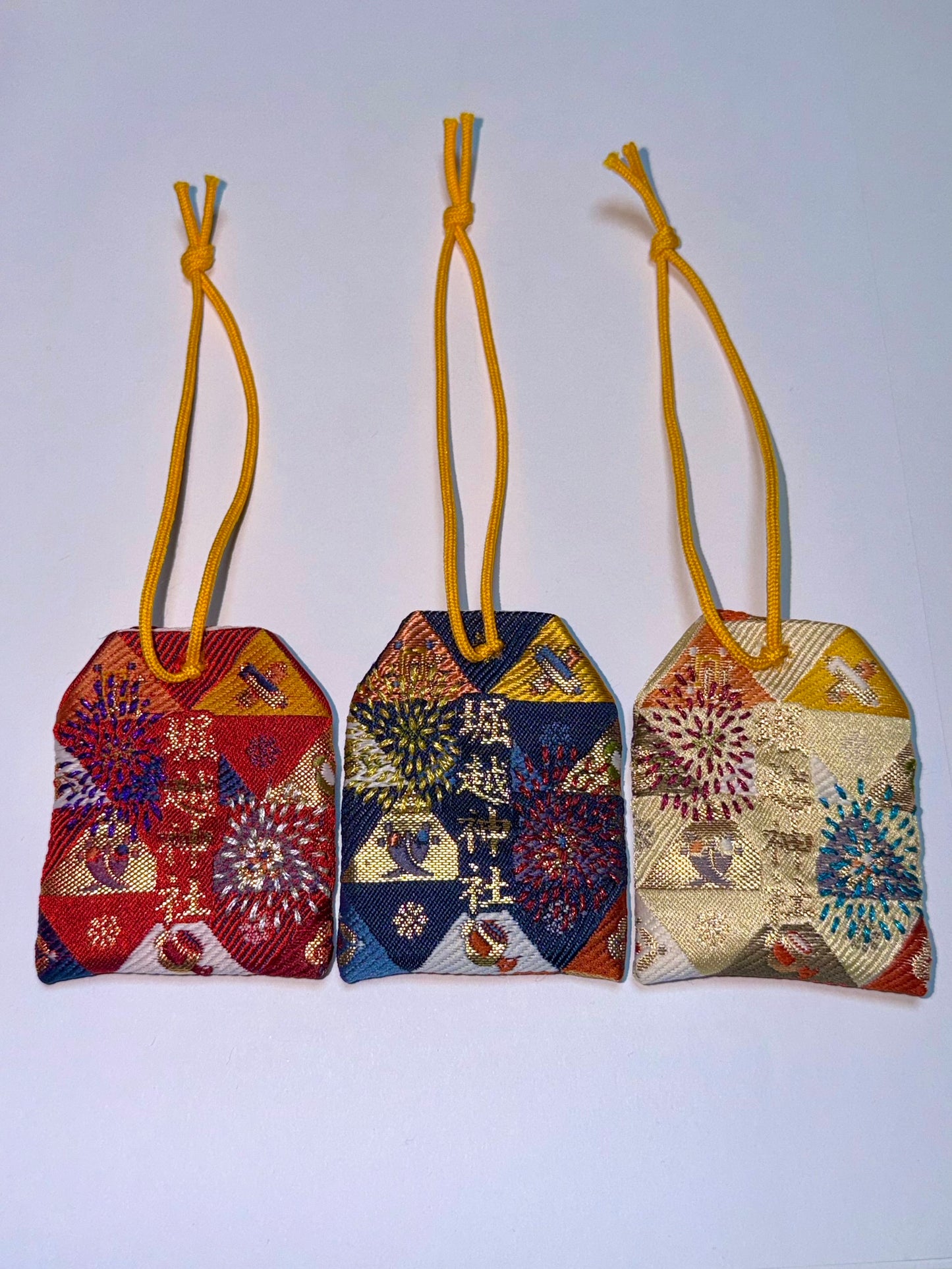 【DANIELA MARIBELコラボ夏祭り限定刺繍お守り】花火柄